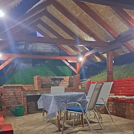 Raj 펜션 Gornja Toplica